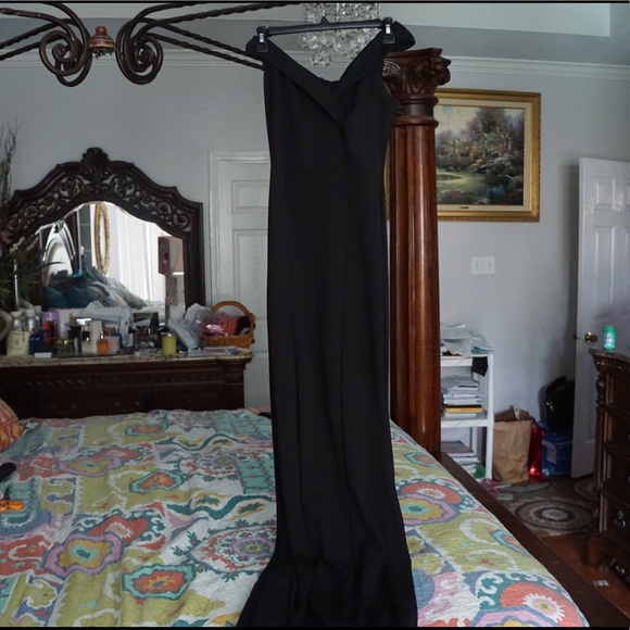 Black Mermaid Gown - Picture 5 of 14